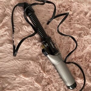 Conair  Instant Heat Curling Iron 1  1/4 In Barrel